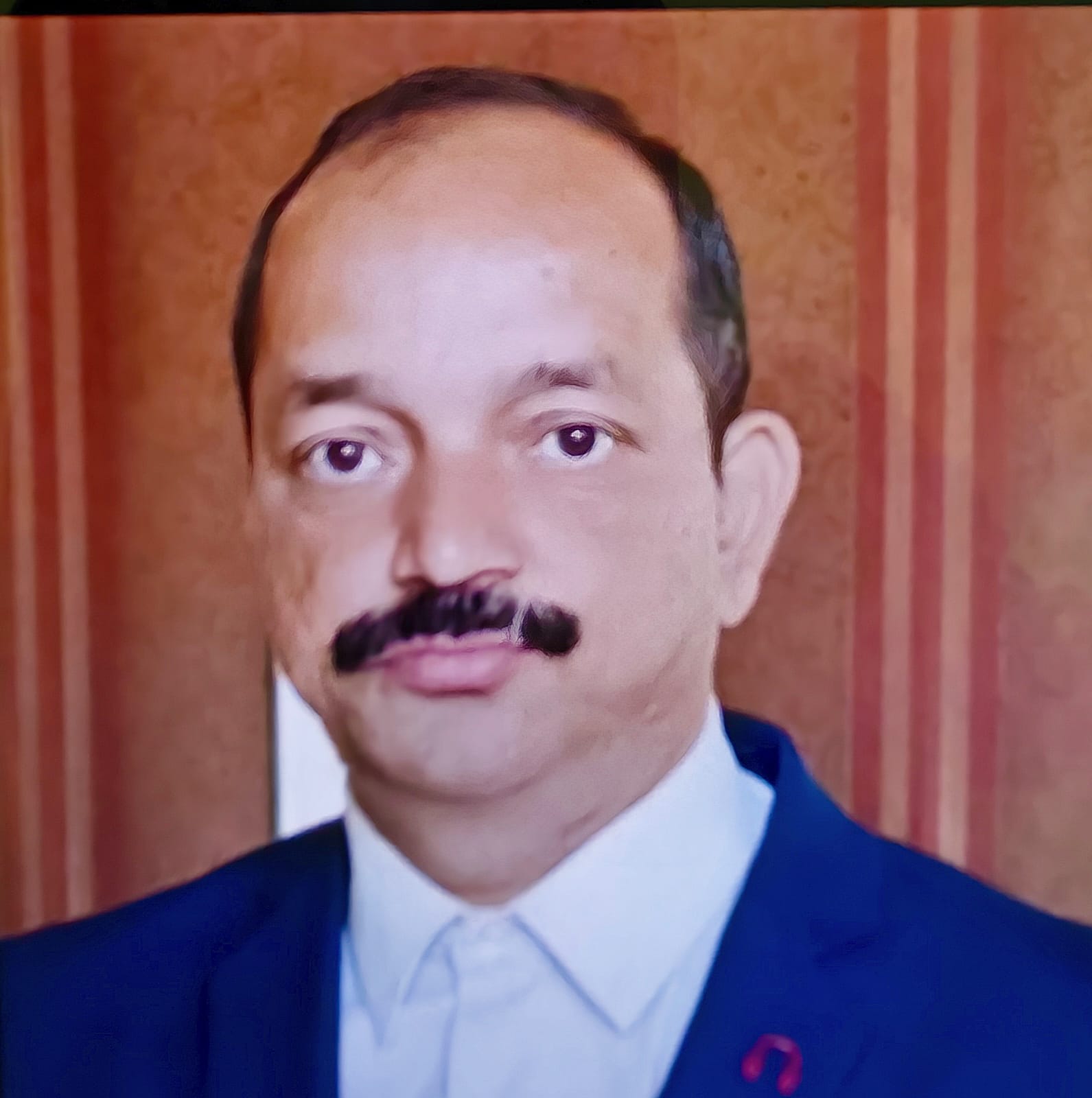 पुष्प अधिकारी